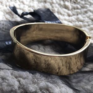 Wavy Hinged Bangle